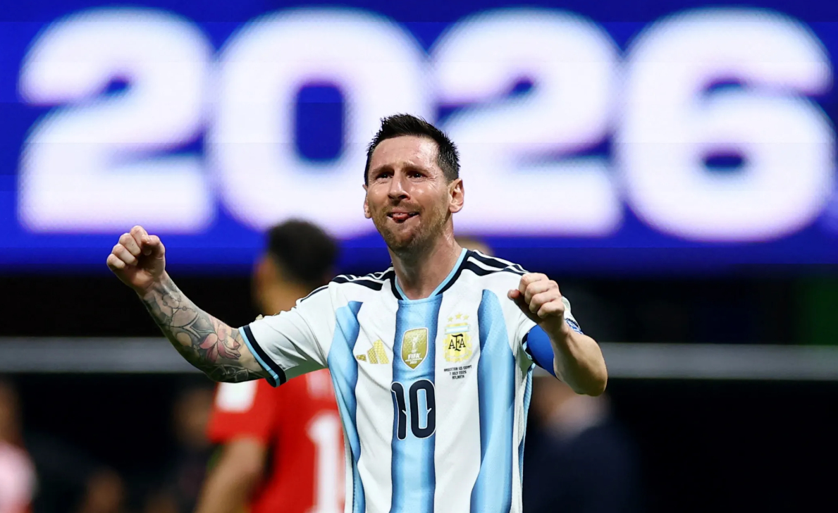 Không khí nóng bỏng trên sân trong trận Argentina vs Ai Cập Trận cầu giữa Argentina và Ai Cập gay cấn