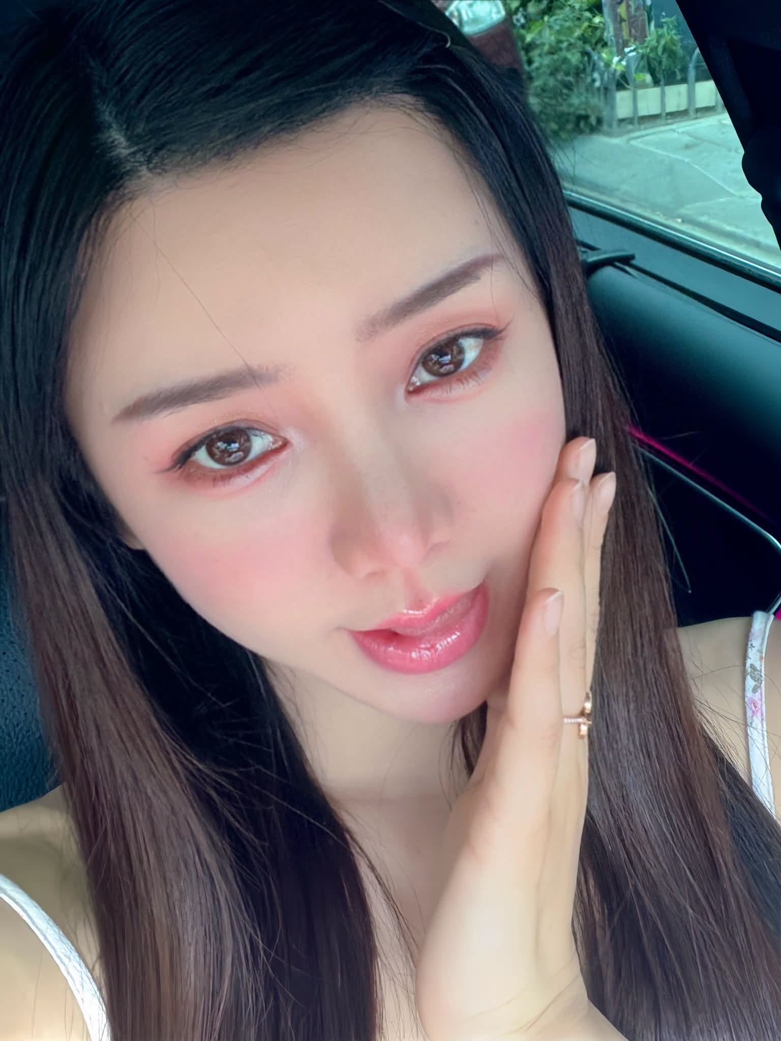 Nhan sắc duyên dáng của Quỳnh Kool